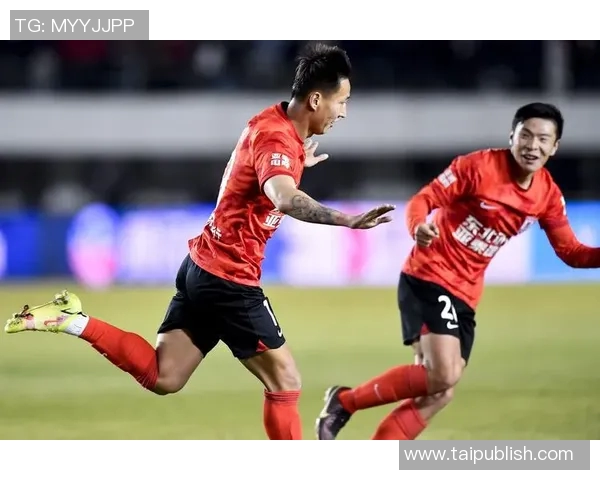 2013年中超联赛广州恒大对阵长春亚泰精彩比赛录像回顾与分析